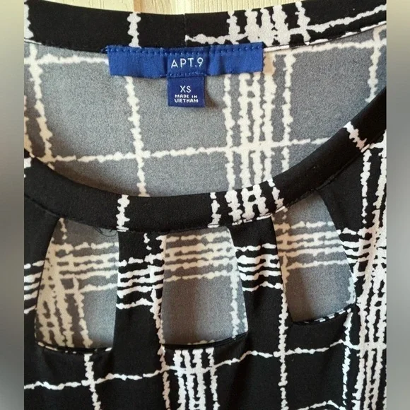 Apt 9 Windowpane Dress Black and White with Cutouts at Neck and Pockets. Sz XS - Picture 3 of 7